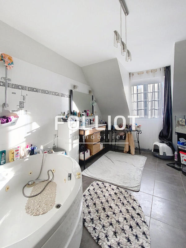 Maison - 174 m² - 5 pièces