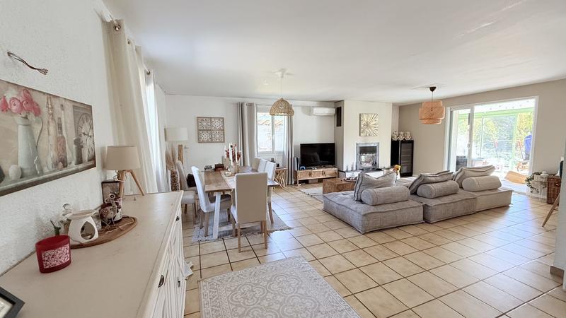 Villa - 200 m² - 6 pièces