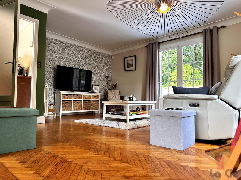 Maison - 200 m² - 6 pièces