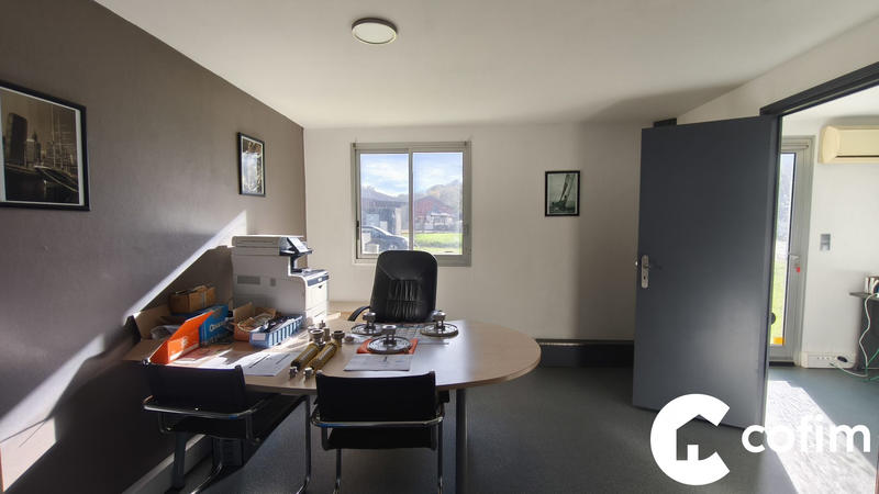 Local d'activités - 354 m²