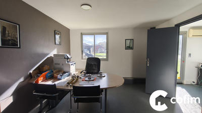 Local d'activités - 354 m²