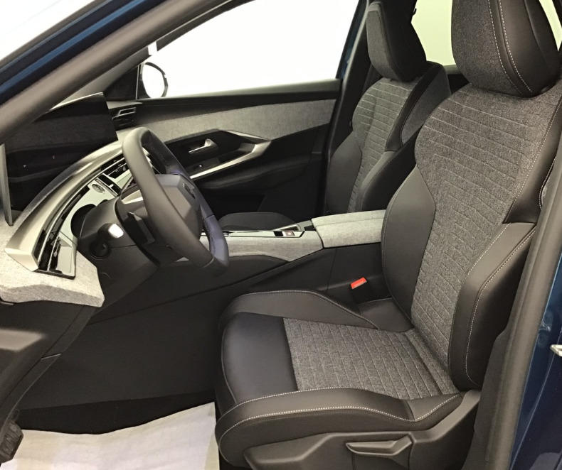 Peugeot 3008 III 1.2 Hybrid 145 Allure E-Dcs6