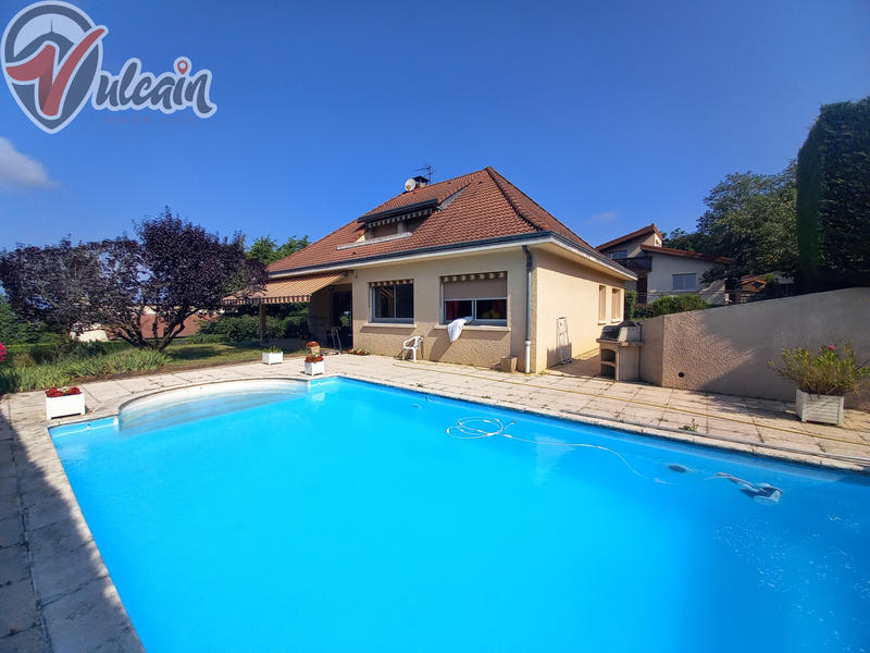 Maison - 207 m² - 5 pièces