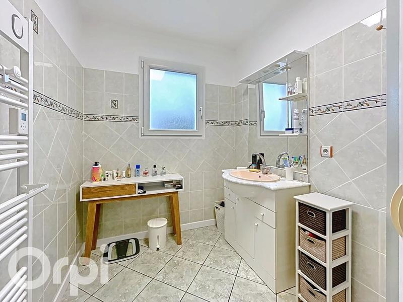 Maison - 102 m² - 4 pièces