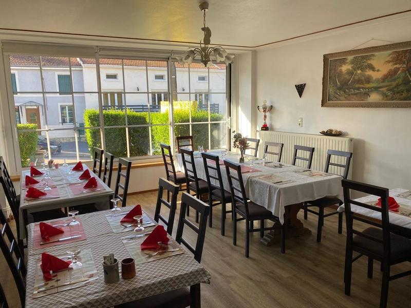 Local commercial - 300 m² - 6 pièces