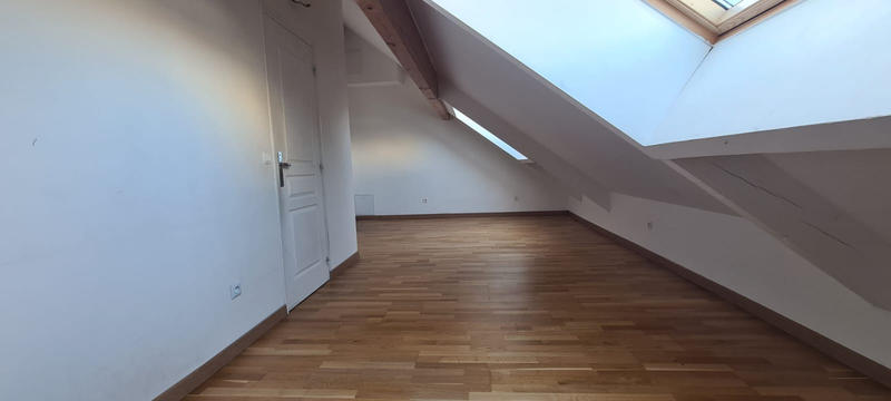 Maison - 175 m² - 9 pièces