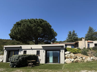 Maison - 250 m² - 9 pièces