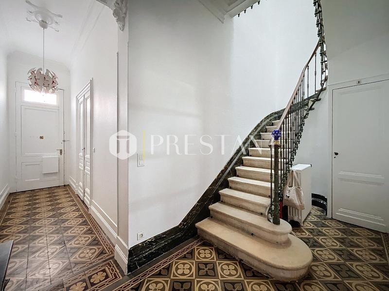 Maison - 200 m² - 7 pièces