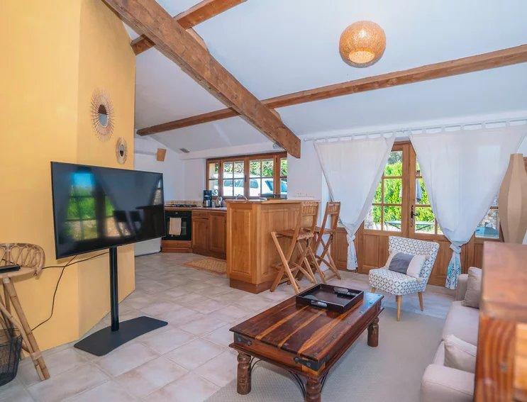 Mas - 306 m² - 17 pièces