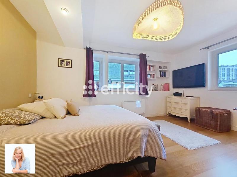 Appartement - 166 m² - 5 pièces