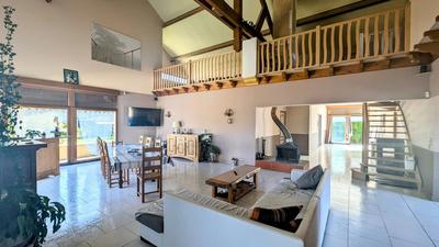 Maison - 284 m² - 10 pièces