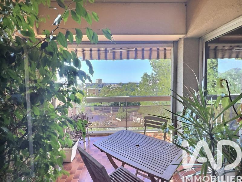 Appartement - 102 m² - 5 pièces