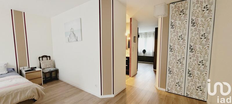 Maison - 240 m² - 9 pièces