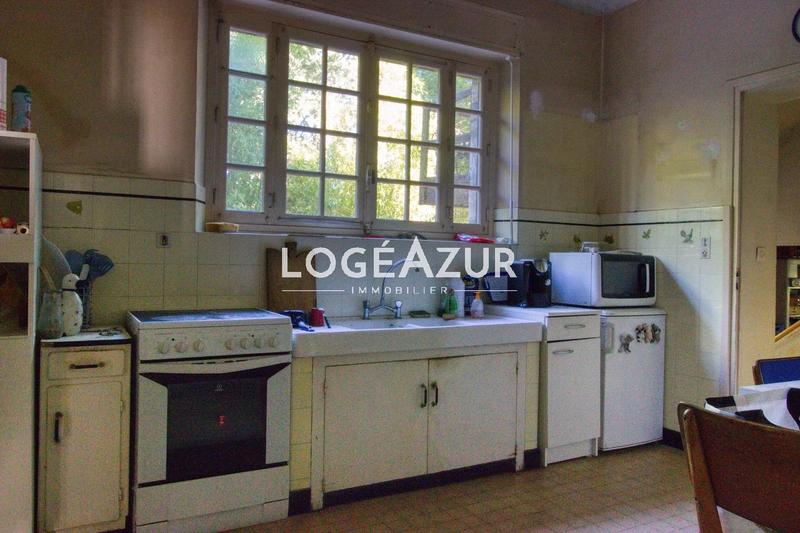 Maison - 210 m² - 8 pièces