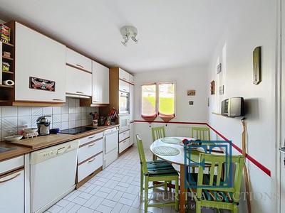 Maison jumelée - 104 m² - 7 pièces