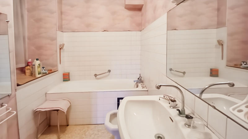 Maison - 302 m² - 12 pièces