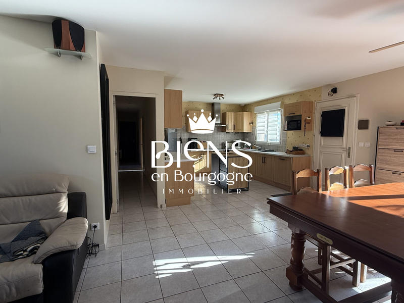 Maison - 105 m² - 6 pièces