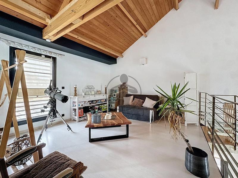 Maison - 180 m² - 7 pièces