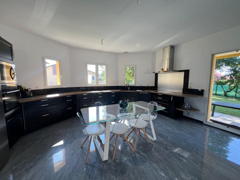 Maison - 171 m² - 7 pièces