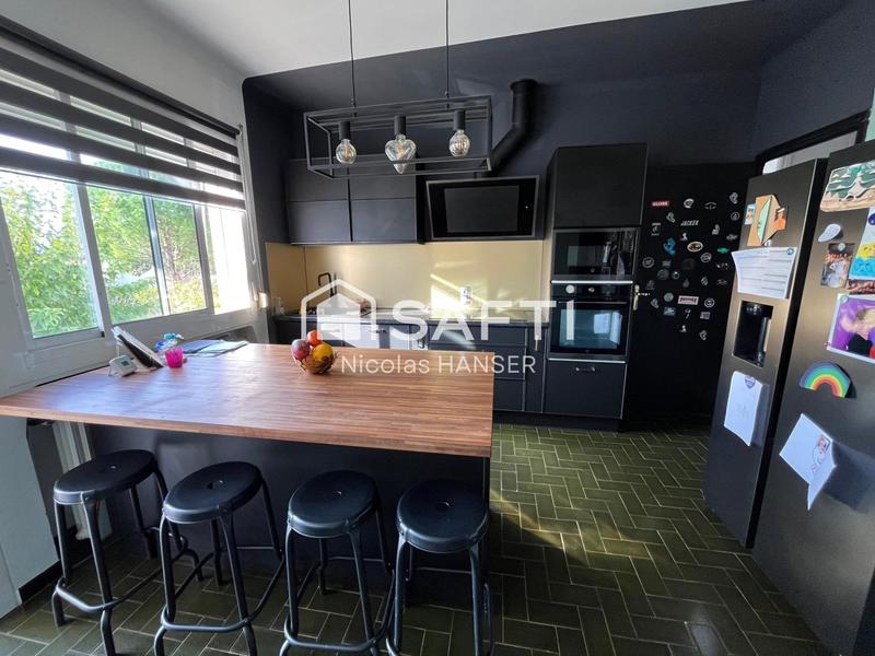 Maison - 184 m² - 8 pièces