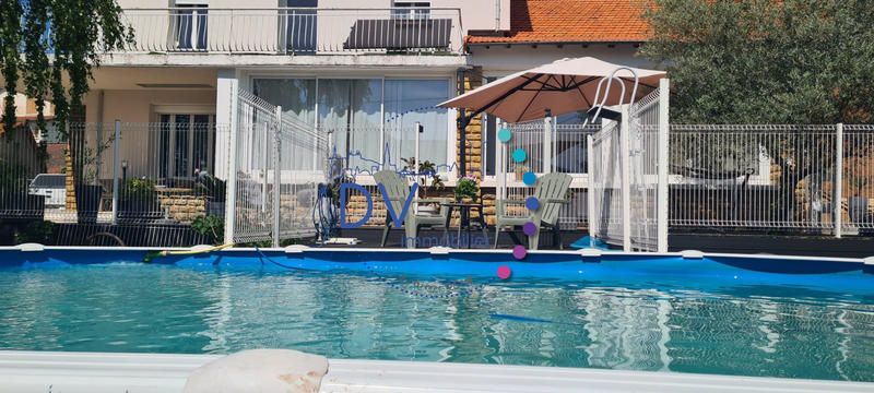 Maison - 326 m² - 10 pièces