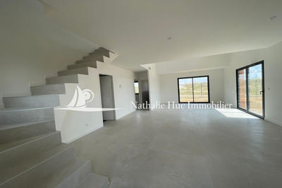 Maison - 99 m² - 4 pièces