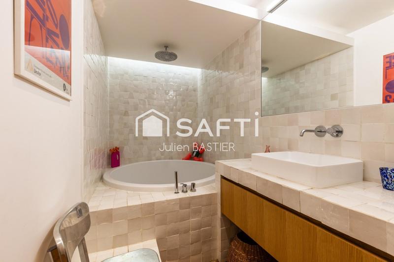 Maison - 320 m² - 11 pièces