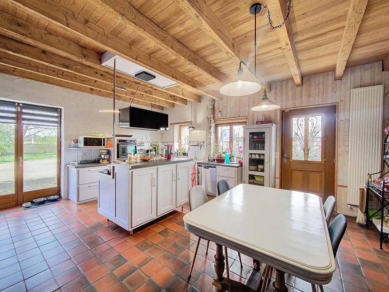 Maison - 220 m² - 5 pièces