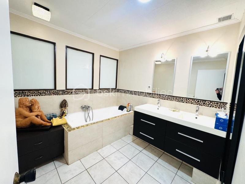 Villa - 90 m² - 4 pièces