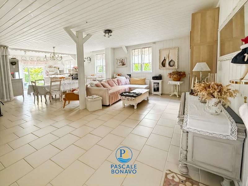 Maison - 324 m² - 13 pièces