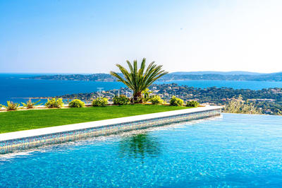 Villa - 353 m² - 6 pièces