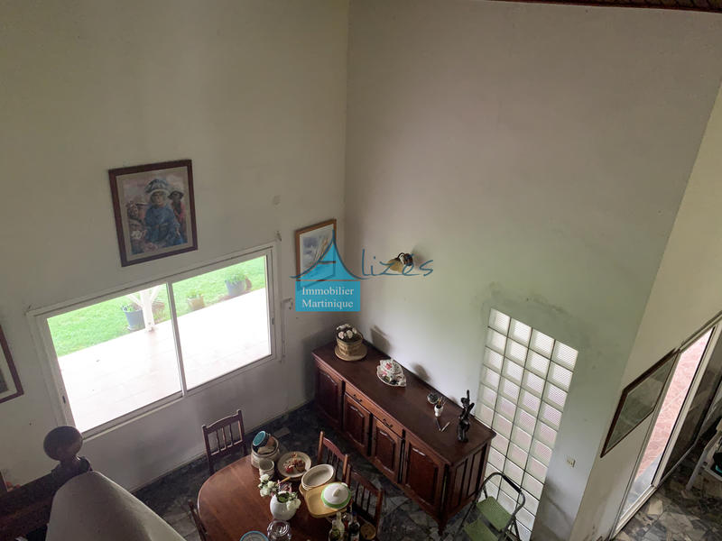 Maison - 230 m² - 6 pièces