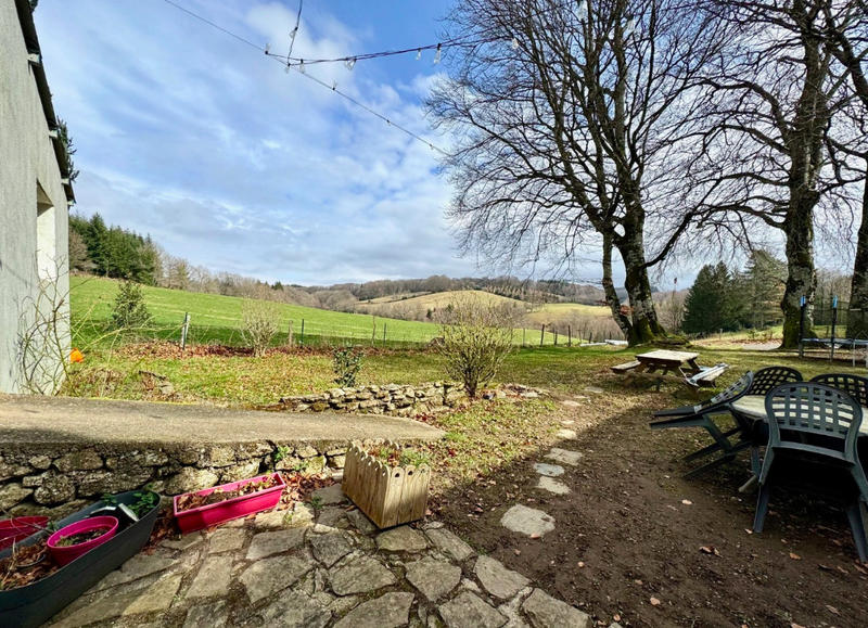 Maison - 400 m² - 15 pièces