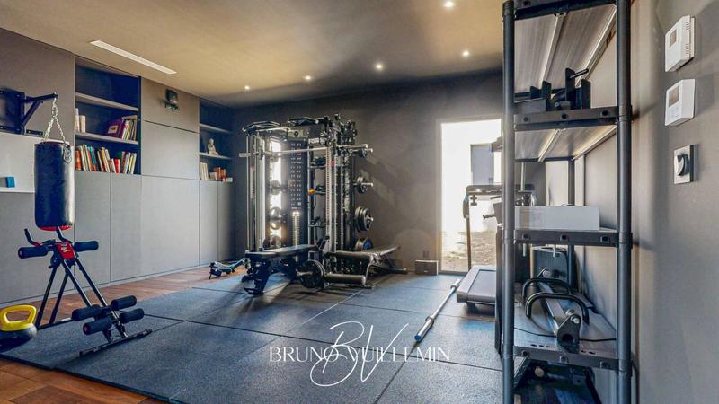 Villa - 389 m² - 11 pièces