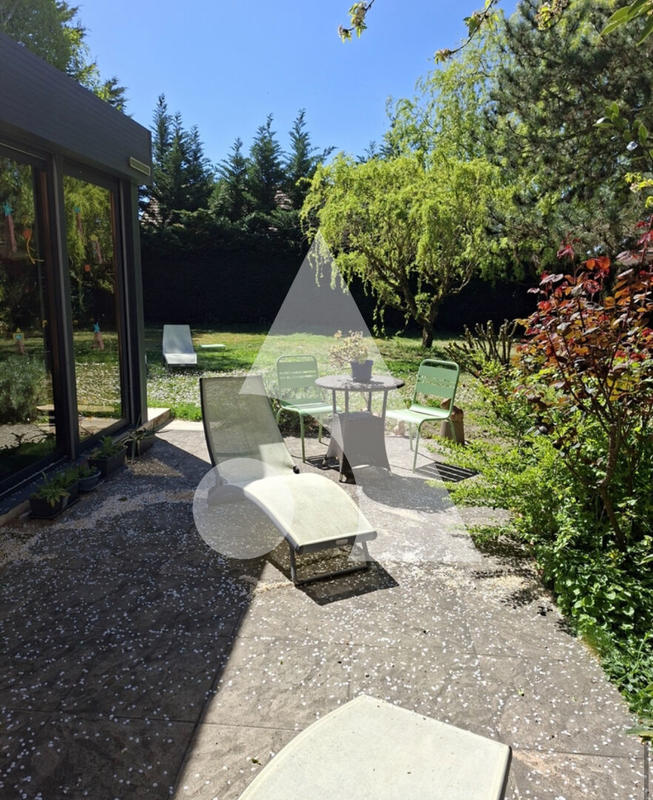 Maison - 182 m² - 7 pièces