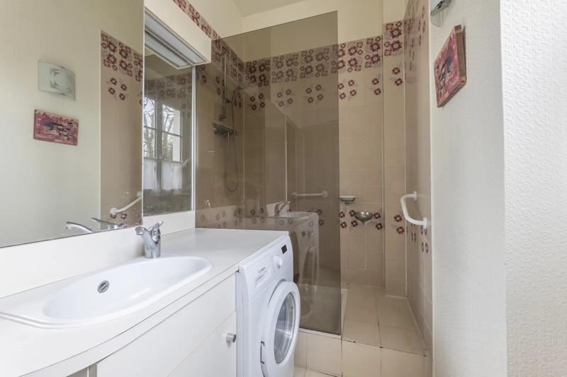 Maison - 273 m² - 9 pièces