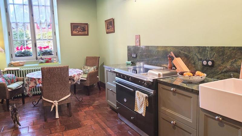 Demeure - 345 m² - 9 pièces