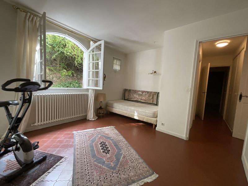 Maison - 216 m² - 6 pièces