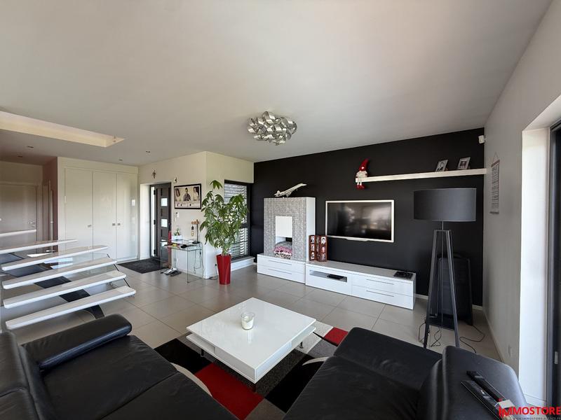 Maison - 210 m² - 7 pièces