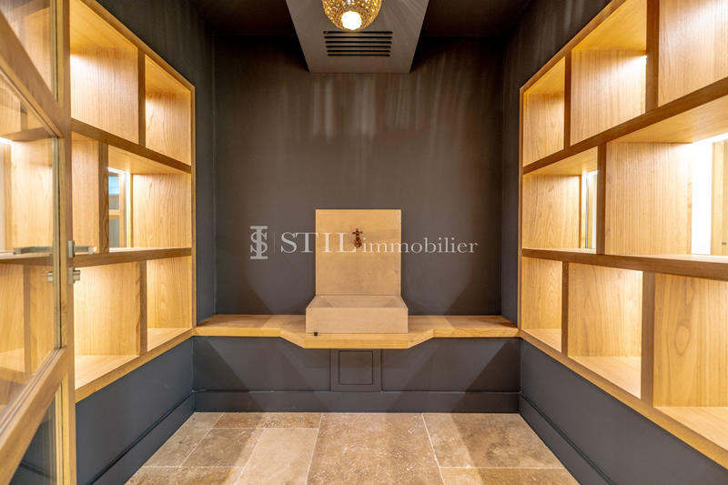 Villa - 370 m² - 6 pièces