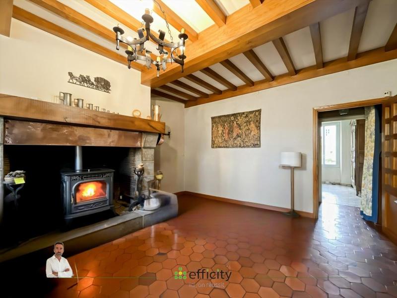 Maison - 260 m² - 9 pièces