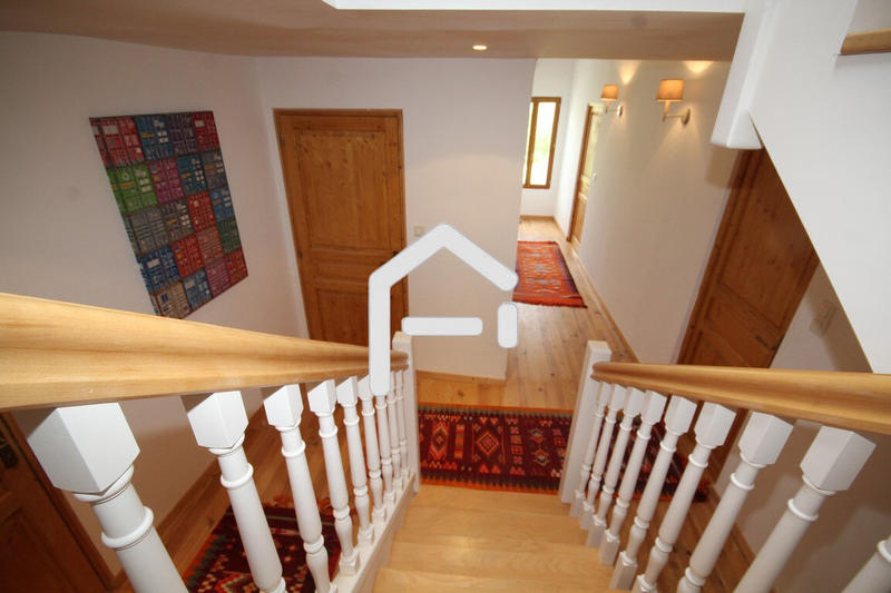 Corps de ferme - 300 m² - 8 pièces