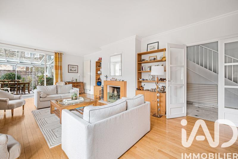 Maison - 237 m² - 8 pièces