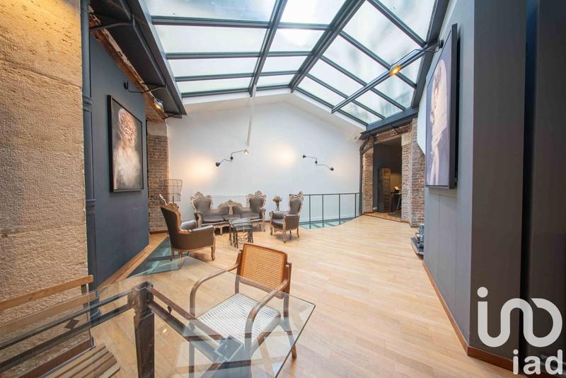 Loft - 245 m² - 5 pièces