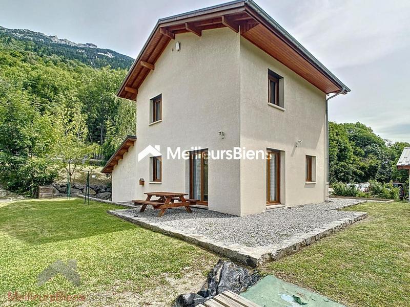 Maison - 110 m² - 4 pièces