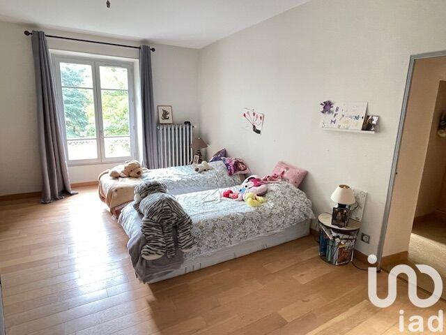 Maison - 206 m² - 7 pièces