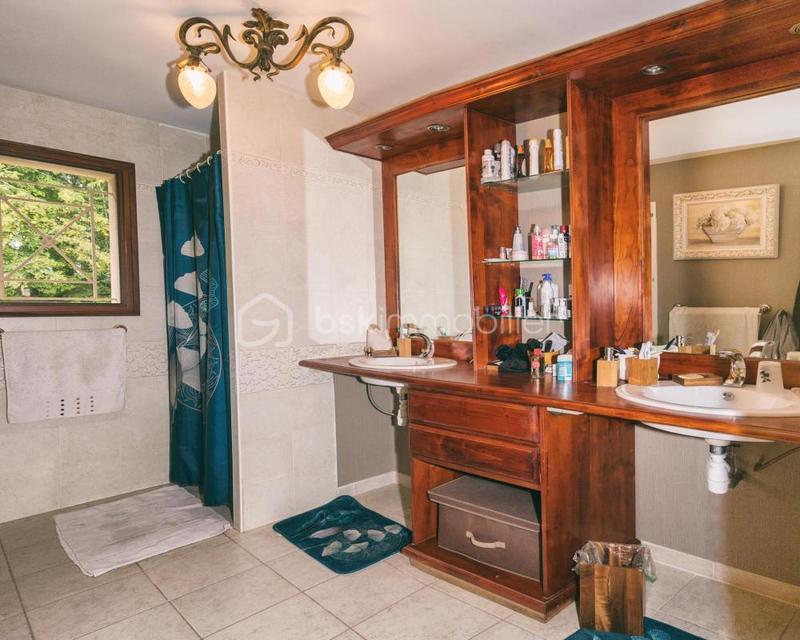 Maison - 178 m² - 6 pièces