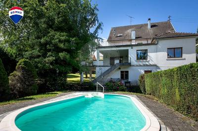 Demeure - 287 m² - 7 pièces