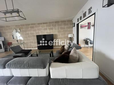 Demeure - 200 m² - 7 pièces