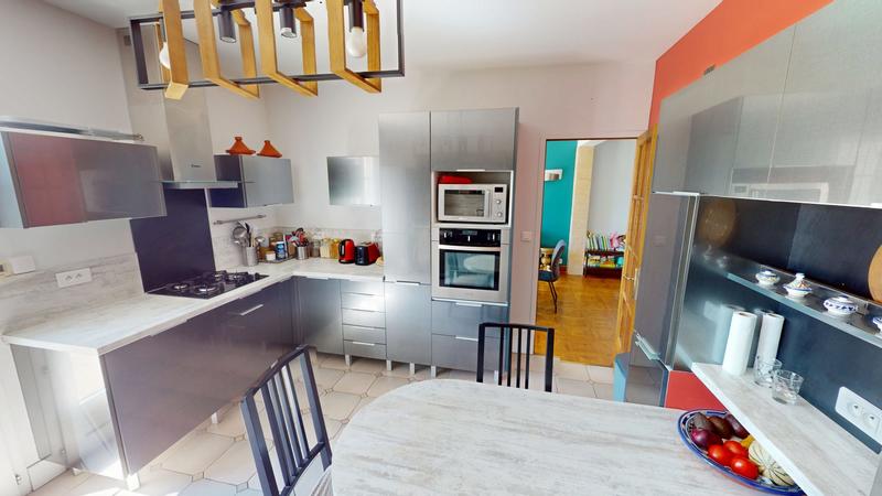 Maison - 180 m² - 6 pièces